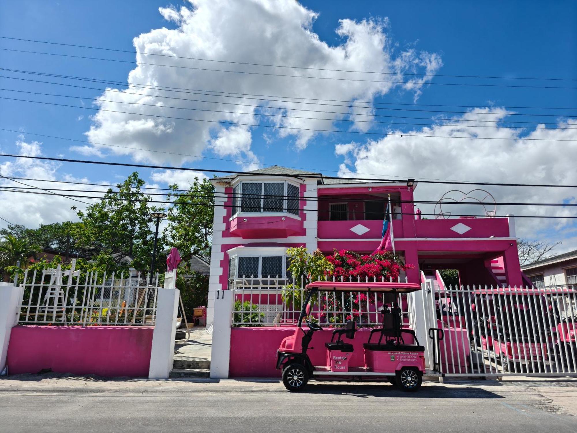 Da Pink And White Palace 나사우 외부 사진